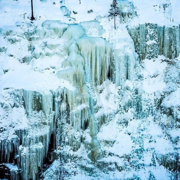 Frozen Waterfalls in Korouoma Canyon adventure (4)