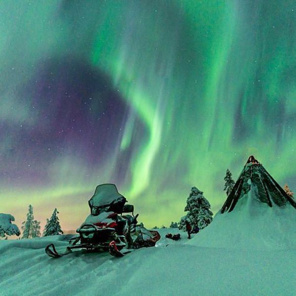 Northern Lights Snowmobile Driving Safari